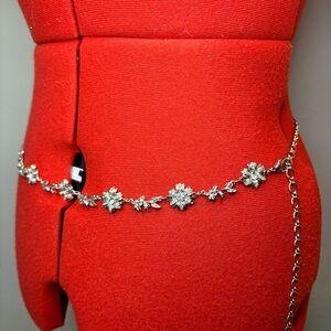Sparking Rhinestone Flower Chain Waist Belt - Silver -
